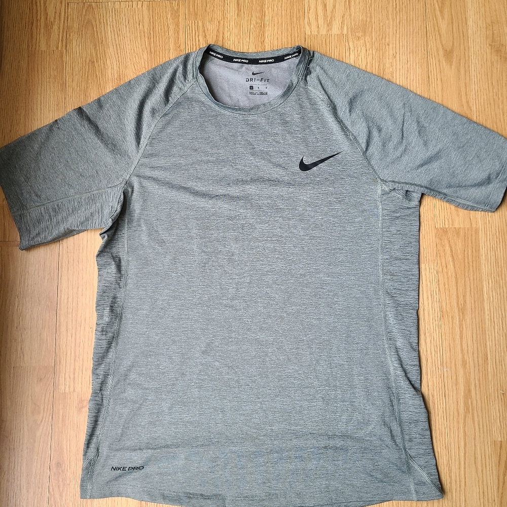 Nike pro size large grey shirt